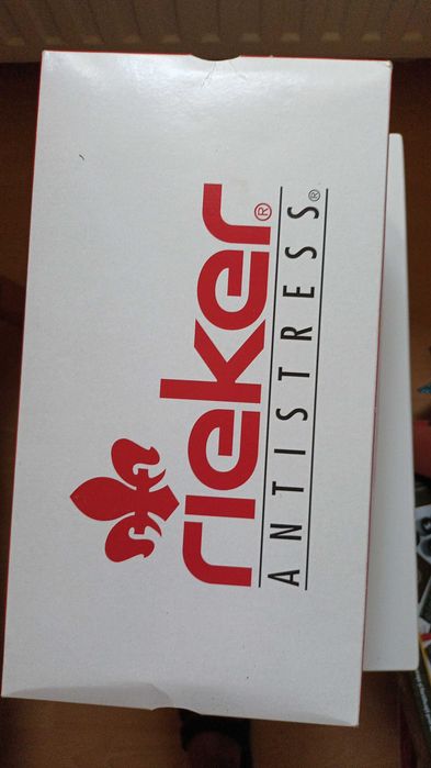 Pantofi casual de piele lacuita la super pret
