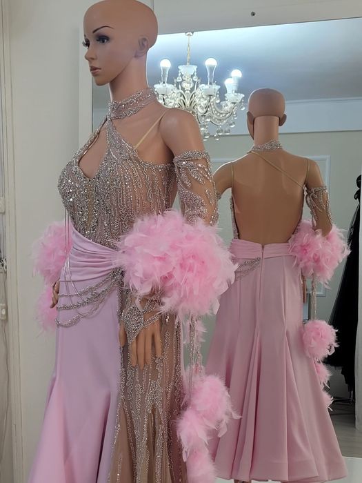 Vand Rochie de dans Standard. Nouă