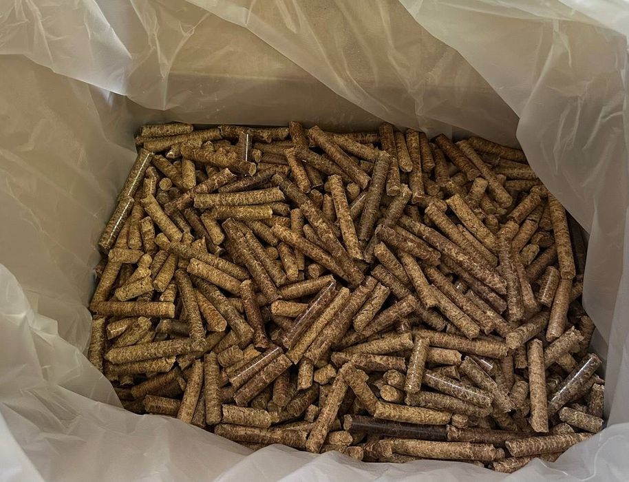 Древесные пеллеты для копчения из фруктовых деревьев.