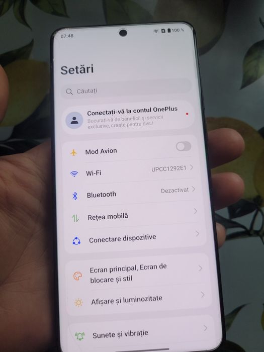 Vând OnePlus 13.