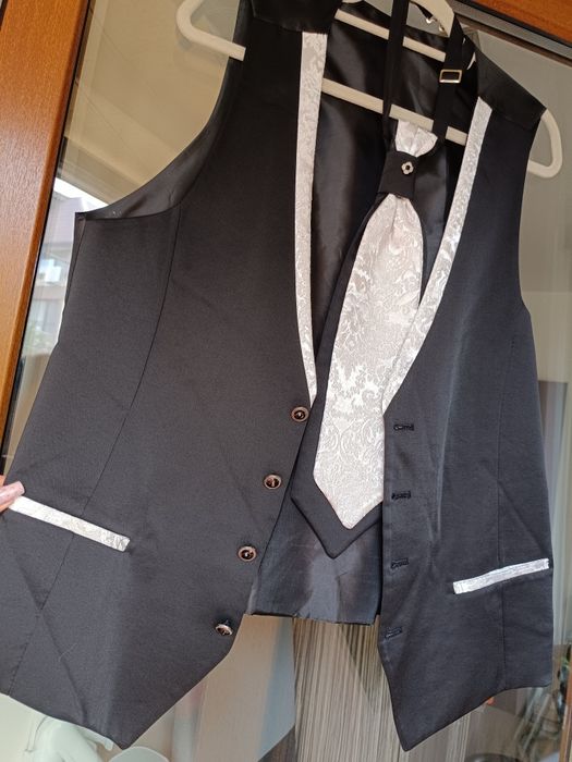 Costum de nuntă mărimea 54