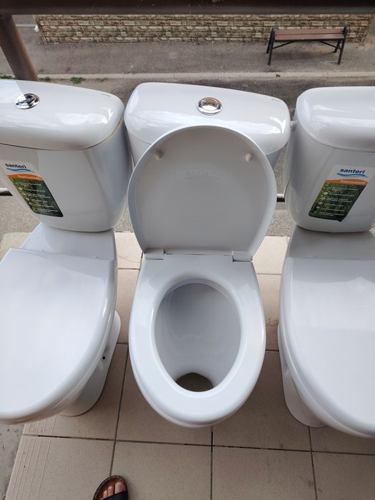 Продам унитазы б/у