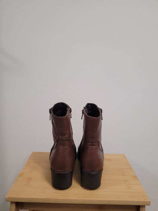 Ghete maro din piele, marimea 38-38,5