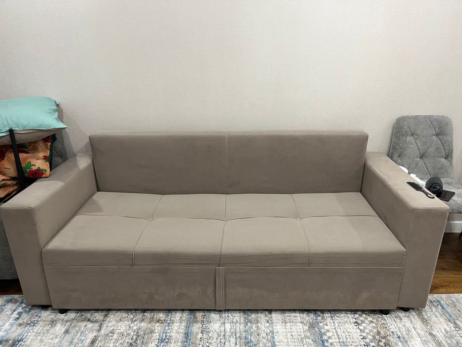 Срочно продаю диван