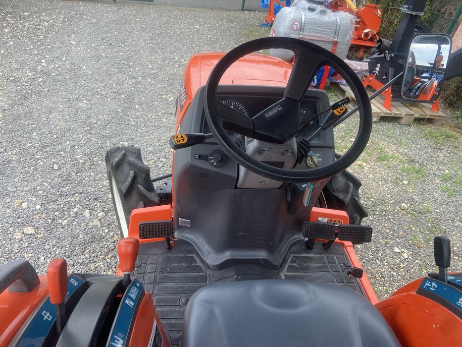 Tractor japonez kubota T240, 4x4 pe senile, 24 cp