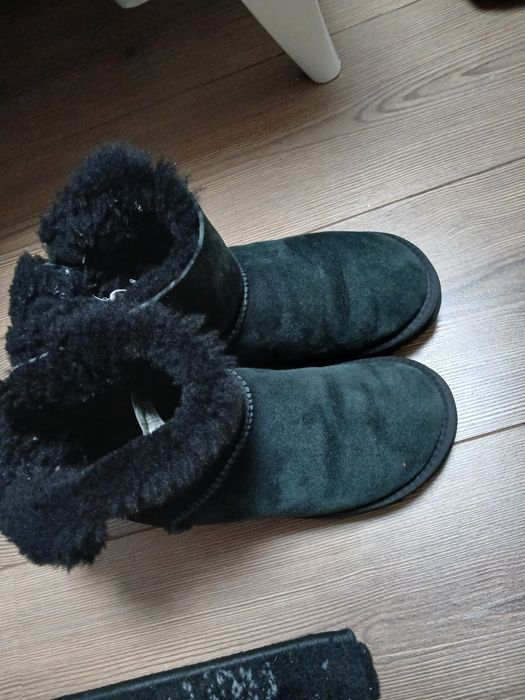 Ugg nr 35  in stare buna