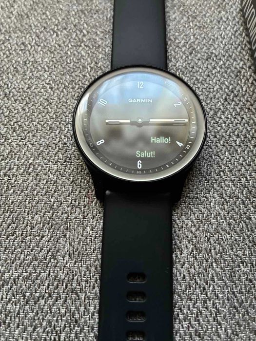 Garmin vivomove Sport – отлично състояние, с кутия и зарядно