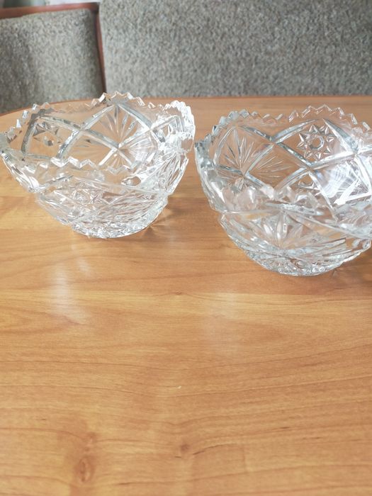 Хрустальные вазы.