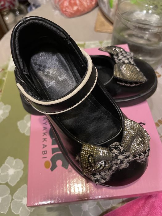 Туфли на девочку для школы, черные