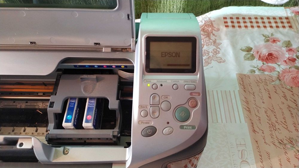 Фотопринтер - Epson Stylus Photo R300