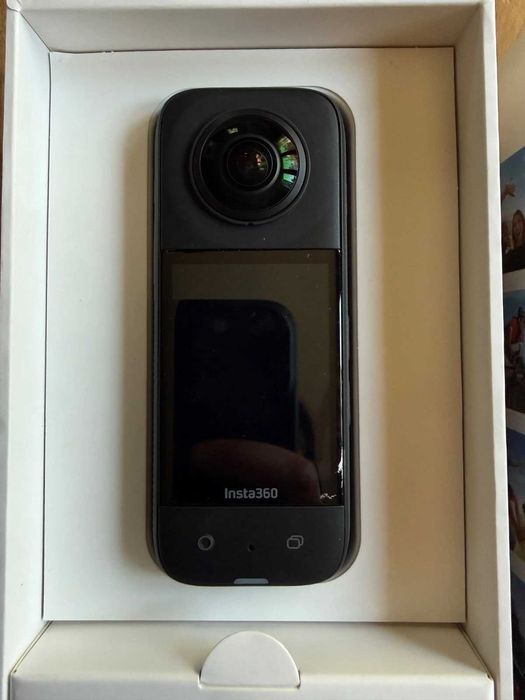 Camera video sport Insta360 X3 5.7K, 360°, Negru + Invisible Selfie Stick