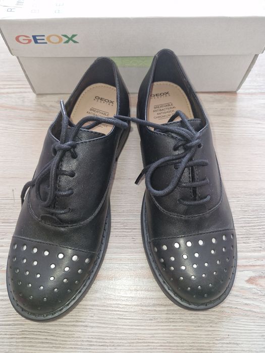 Детски обувки Geox, естествена кожа, размер 33.