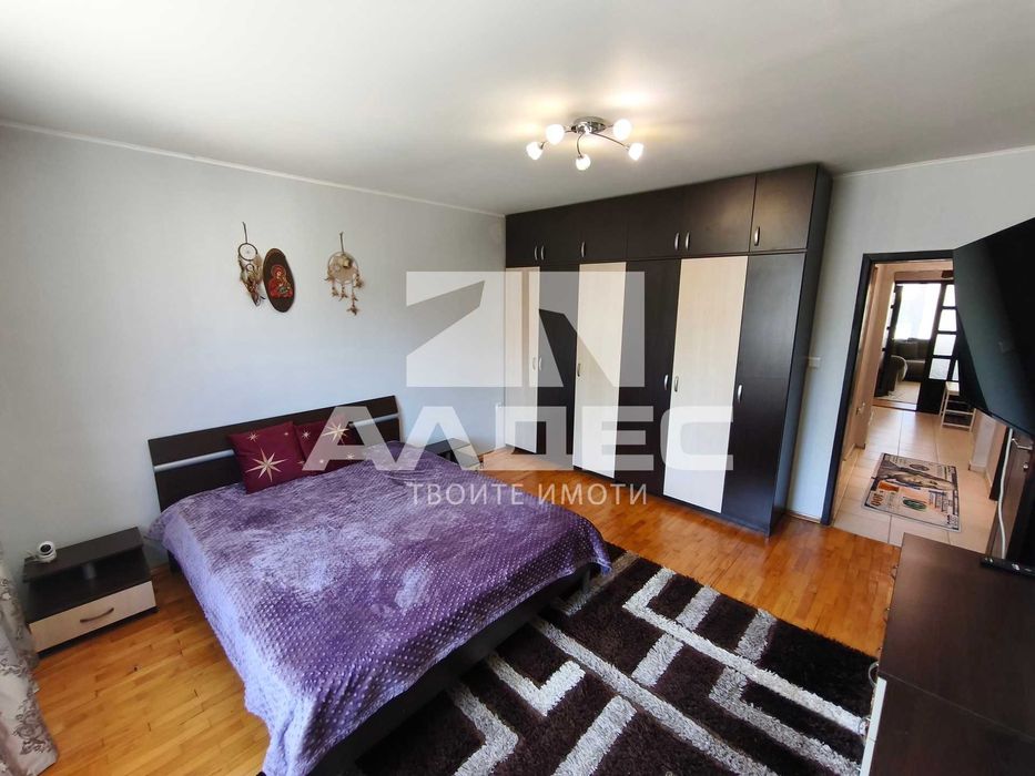 Продава се Тристаен апартамент в София, Студентски град - 120 кв.м за 1360 €/кв.м - Снимка #12