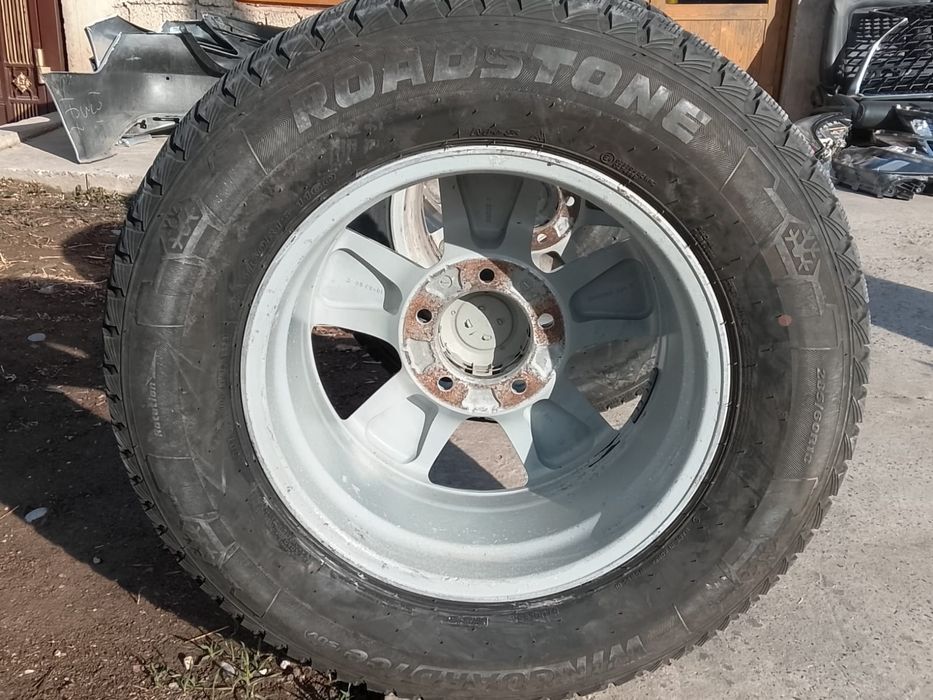 Шины зимние липучки Roadstone Корея, Диски R18 Toyota в оригинале я ди