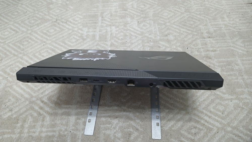Продаю ноутбук ASUS ROG Strix G513