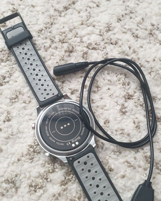Smart watch + încărcător