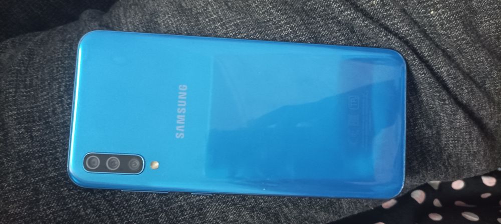 Samsung a 50 sotiladi