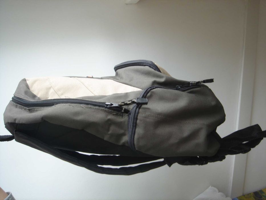 Продавам две раници