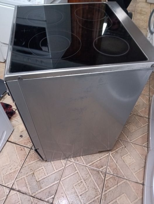 Иноксова свободно стояща печка с керамичен плот Бош Bosch с  Гаранция!