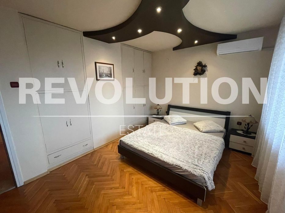 Тристаен апартамент  в гр.Варна, Център!