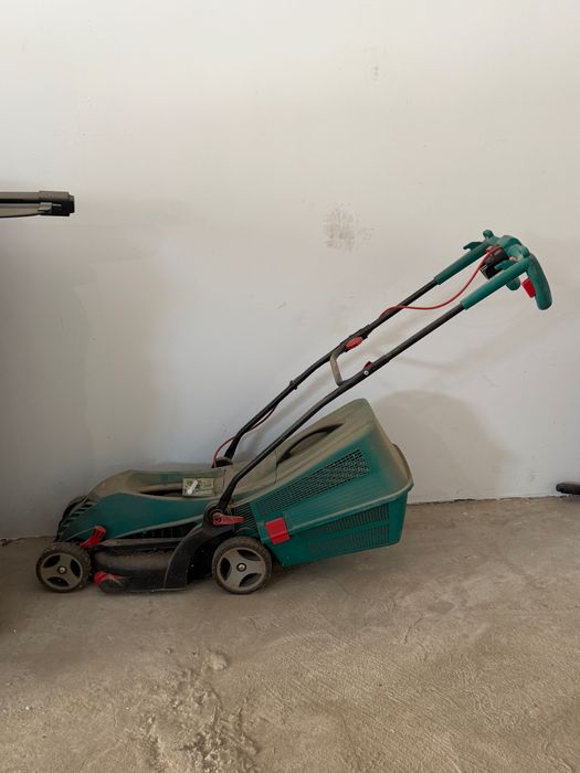 Газонокосилка Bosch easy