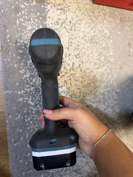 Makita aproape noua