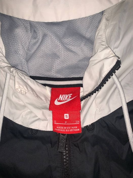 Erkaklar uchun original Nike vetrovka