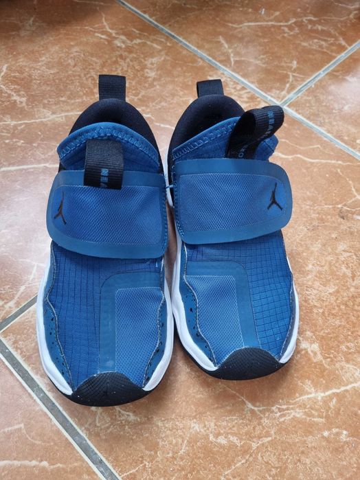 Adidasi Jordan marime 28.5
