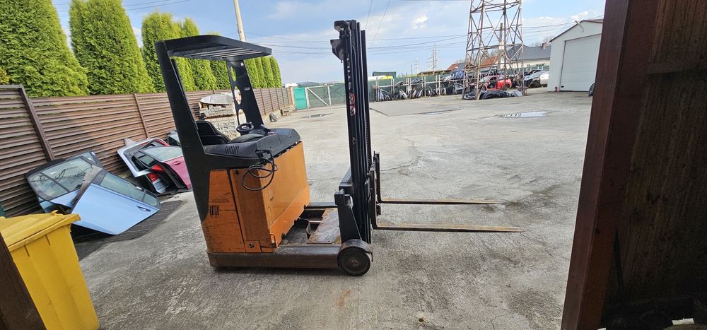 Stivuitor STILL reach-truck  FM 12 1200 kg