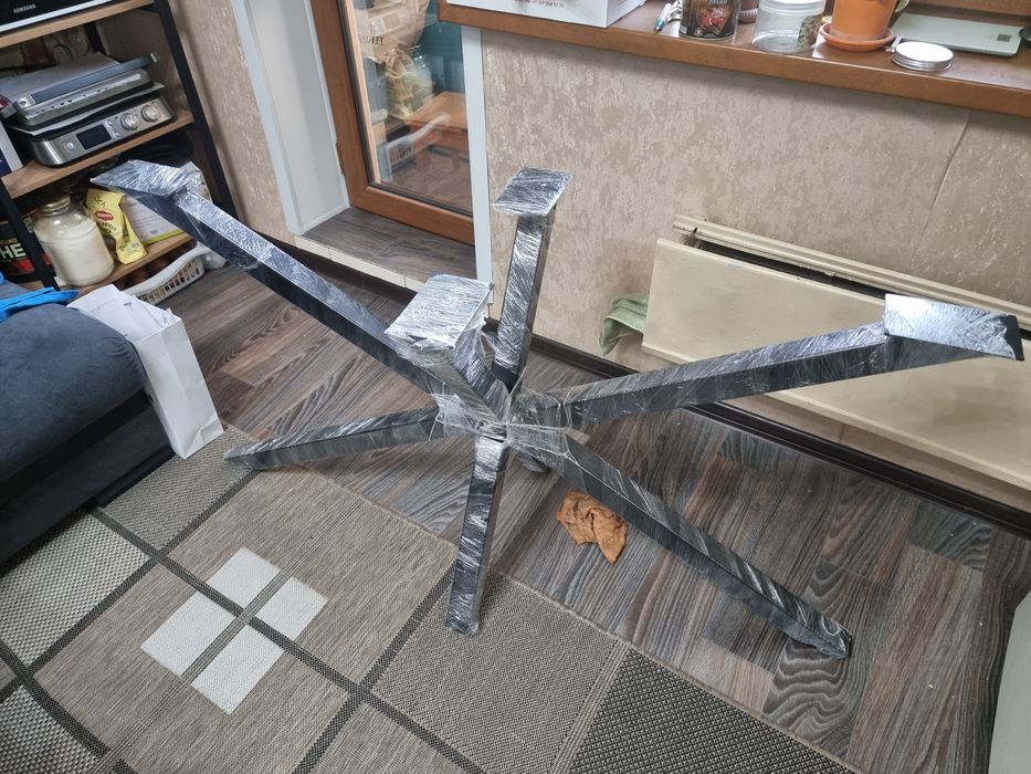 Стол из натурального камня