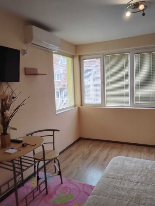 Дава се под наем Едностаен апартамент в Бургас, Център - 40 кв.м за 325 € - Снимка #6