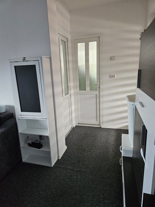 Vand apartament 2 camere + terasa 25 mp