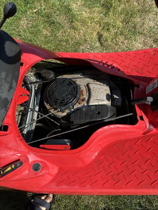 Vand tractoras tuns gazonul motor Brigs&Stratton 6CP