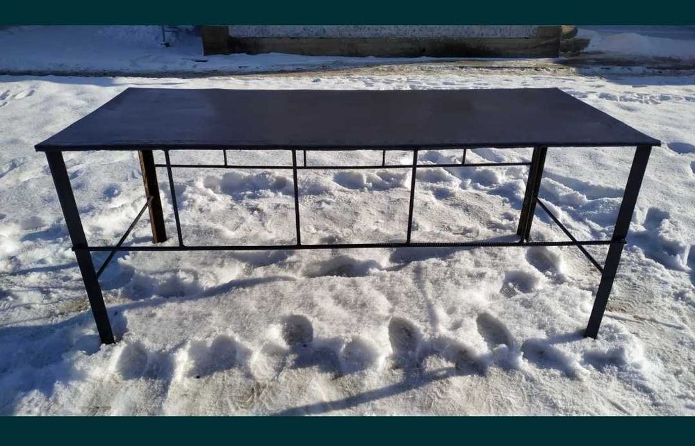 Металлический стол