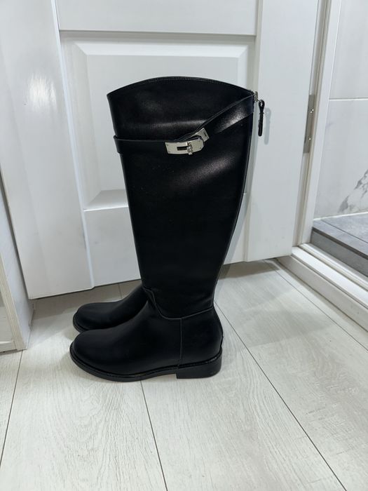 Срочно продам Сапоги 5000