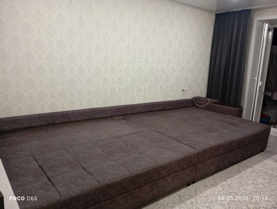 продается диван в
