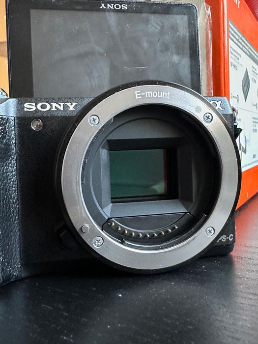 Sony A5100 ILCE-5100L + 16-50mm OSS E-mount APS-C WiFi