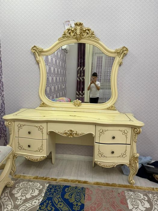 Кухонный мебель сатылады