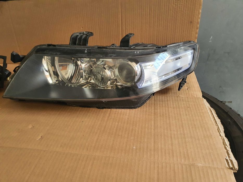 Хонда Акорд Феийслиф ляв фар оригинален