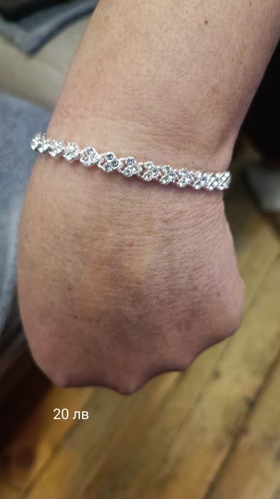 Дамска гривни сребърни