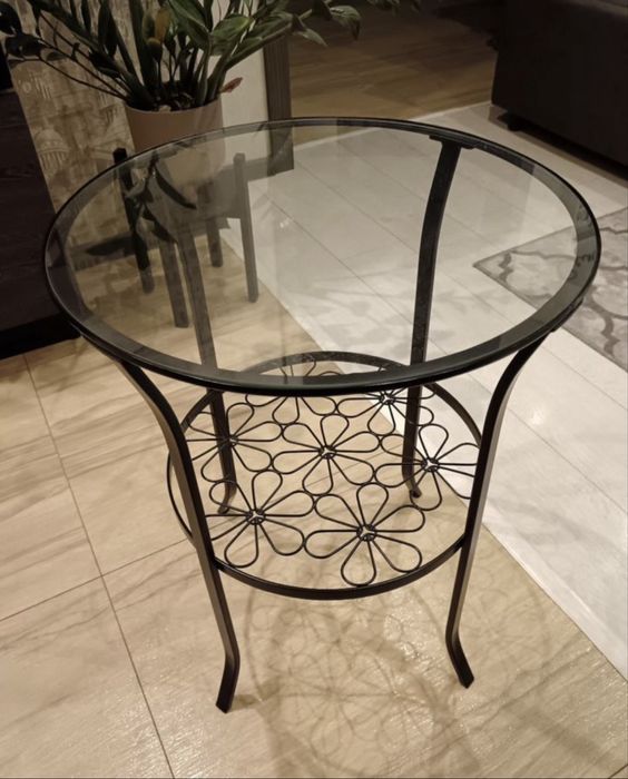 Продам столик IKEA