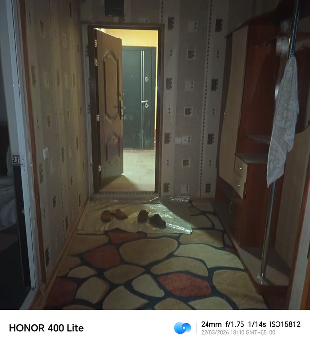 Срочно продаëтся 3 ком квартира на 1-этаже в микрорайоне