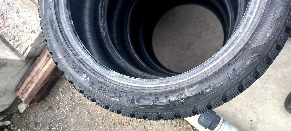 Michelin cu ținte/cuie 185 65 15 92 XL  225 45 17 si 165 70 14