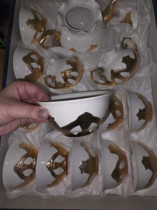 Продам чайный сервиз на 12 персон