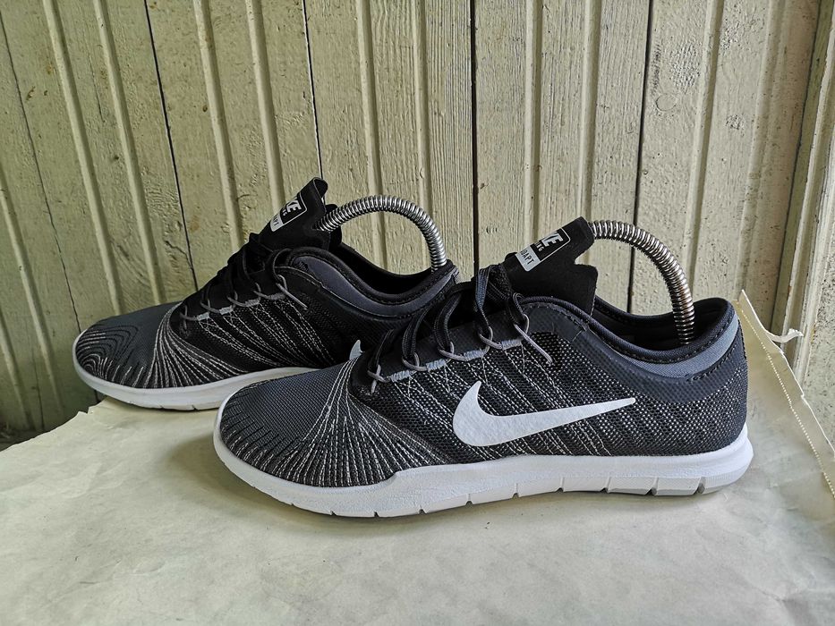 ''Nike Flex Adapt TR ''оригинални маратонки 37.5 номер