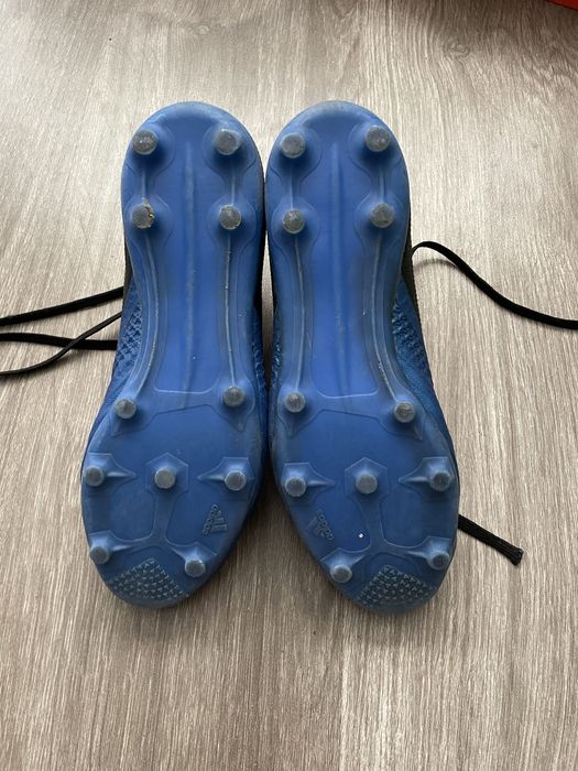 Футболни обувки адидас