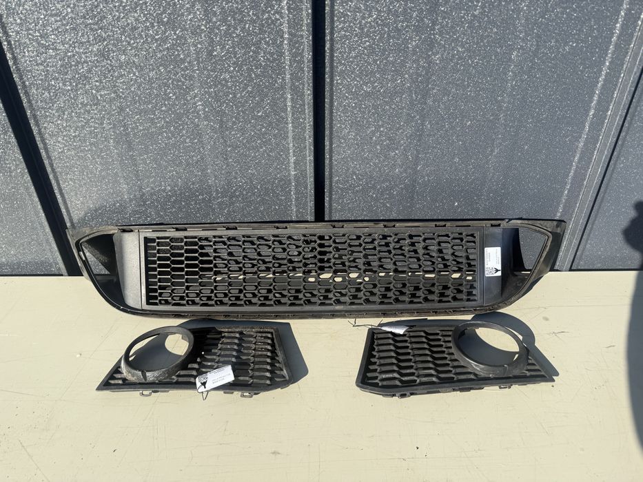 Grila grile bara fata Bmw seria 5 F10 M pachet