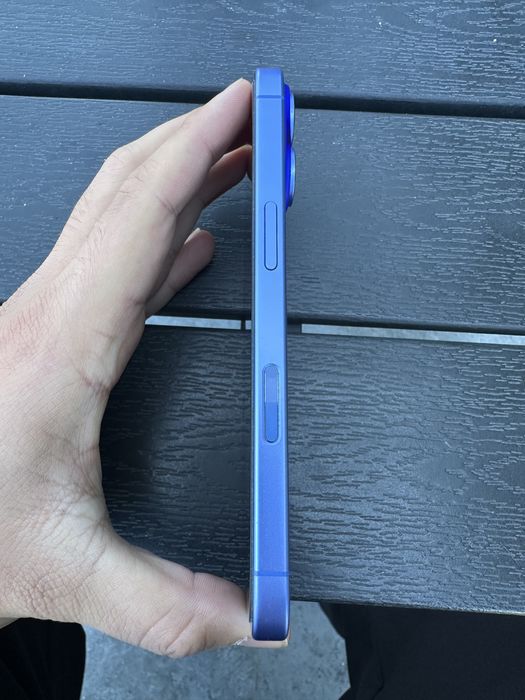 Iphone. 16 blue  128gb