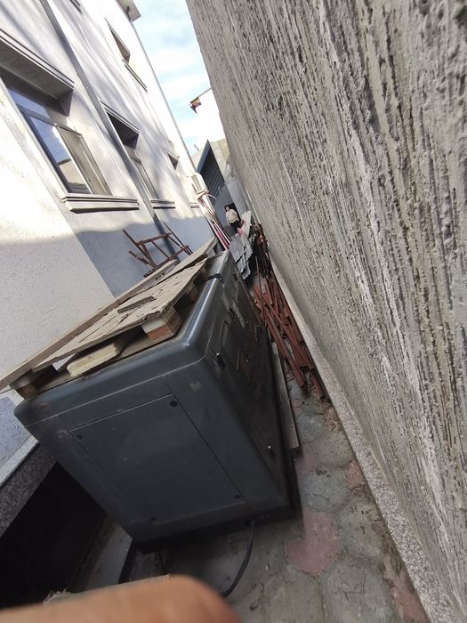 Продаётся генератор солярка 70-85 ват, шумный