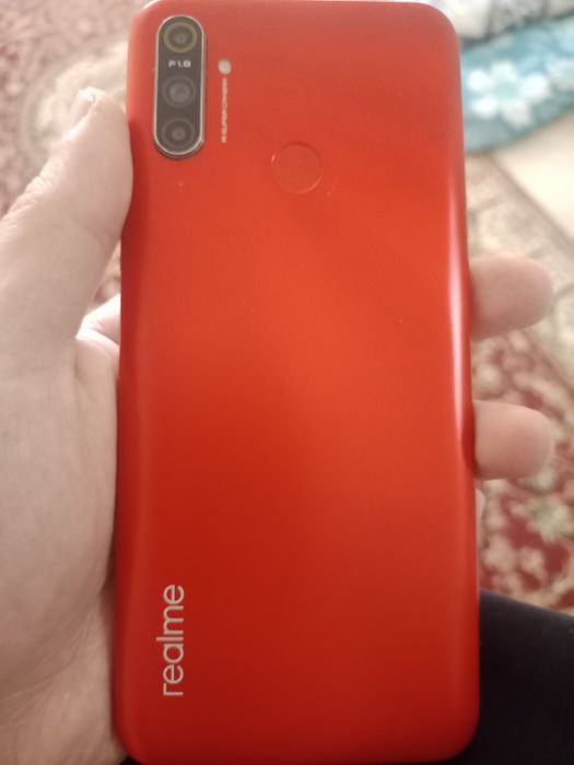 Продам смартфон Realme c3